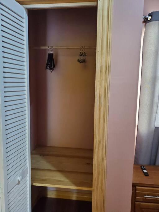 Upstairs 2 Bedroom Avalon Regia Apartment จอร์จทาวน์ ภายนอก รูปภาพ